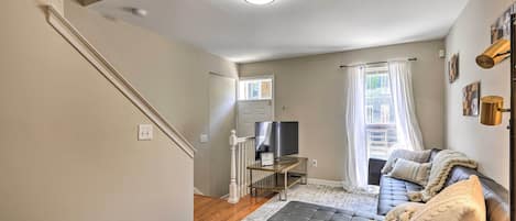 Baltimore Vacation Rental | 2BR | 1.5BA | 1,000 Sq Ft | Stairs to Access