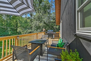 Private Deck | Pets Welcome