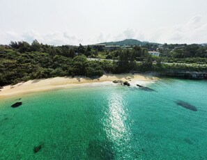 Kibogaoka Beach (10 minutes walk)