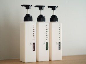 Bathroom amenities
