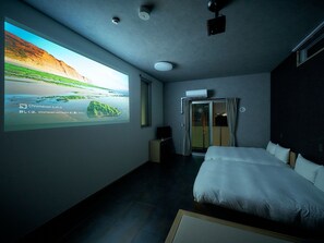 Deluxe: EPSON home projector image