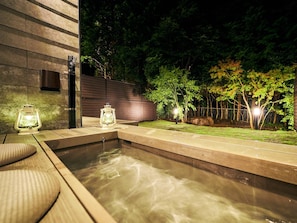 Common to all rooms / Footbath with hot springs