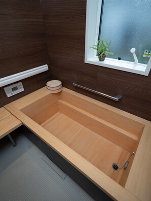 There is an optional charge for the cypress bath. Optional Japanese Bath Tab.