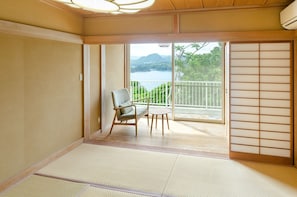 Japanese-style room