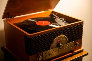 2F Theater-Audio Player