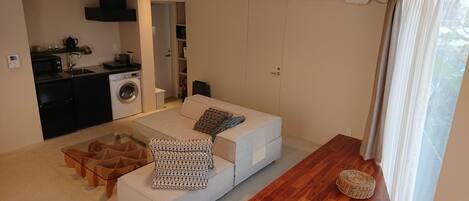 3F Living-Panoramic View of the Guest Room