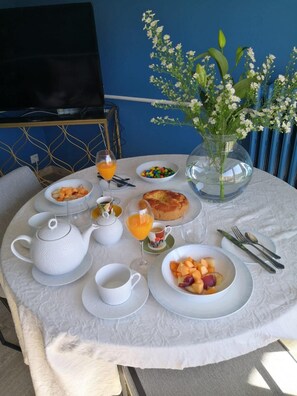 Breakfast meal