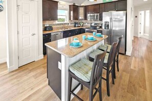 Surf-or-Sound-Realty-976-Bright-as-the-Sun-Kitchen-1