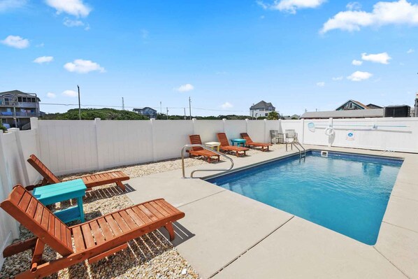Surf-or-Sound-Realty-976-Bright-as-the-Sun-Pool-1