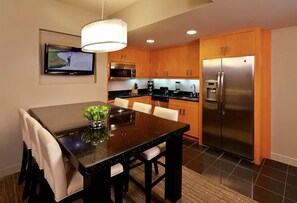 lascs-hi-res-suite-1-bedroom-kitchen