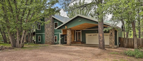 Pinetop Vacation Rental | 5BR | 3.5BR | 2,650 Sq Ft | Stairs Required to Access