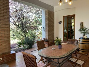 Table, Plant, Furniture, Property, Houseplant, Flowerpot, Chair, Wood, Shade, Lighting