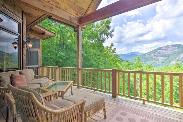 Tuckasegee Vacation Rental | 4BR | 5BA | 5,001 Sq Ft | Elevator Available