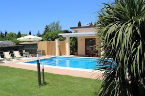 Schwimmbad des Ferienhauses