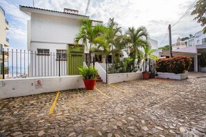 Welcome to Casa Chachalaca!