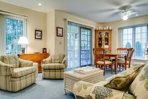 Living/Dining Area