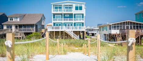 Exterior - Oceanfront / Direct Beach Access