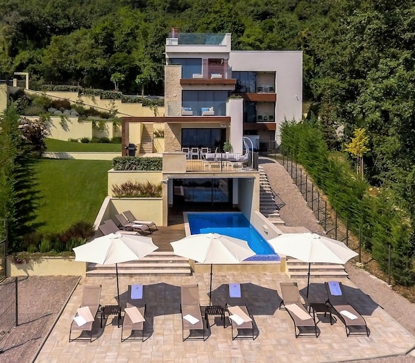 Villa Altavista, Croatia - with private minigolf