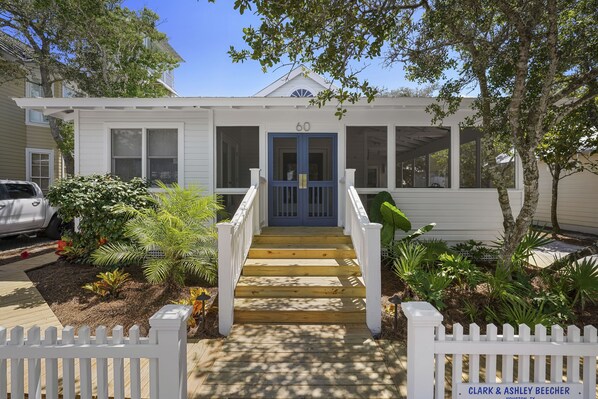 WELCOME TO KNOTTY BY NATURE IN SEASIDE, FL!