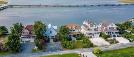 Welcome to Sea Glass on beautiful Marsh Island.