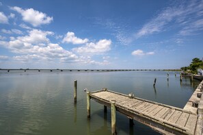 Pier shared with only 1 other home.