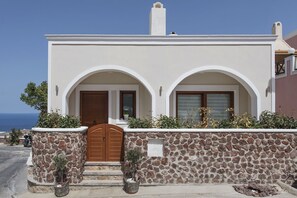 Front entrance, facade 