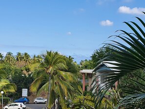 Vue sur l'océan Indien à la sortie de l'appartement