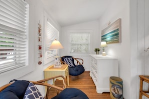 Entrance sitting area