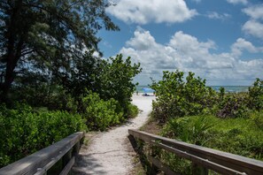 Oak Avenue path with board walk to the beach