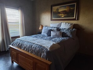 Master Bed Room. Queen Bed