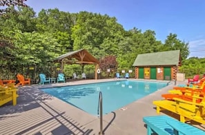 Green Sky Lodge's inviting community pool