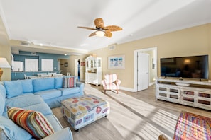 Gulf Front Living Area with Sleeper Sofa