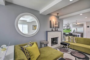 Living Room | Workspace | Open Floorplan