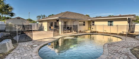 Bradenton Vacation Rental | 3BR | 2BA | 1,687 Sq Ft | 1 Exterior Step