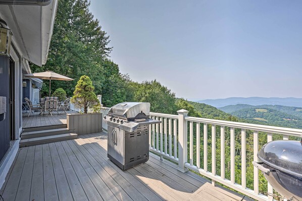 Beech Mountain Vacation Rental | 4BR | 3BA | 3,500 Sq Ft | 2-Story Home
