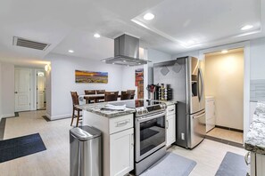 Upgraded kitchen cabinets and granite countertops