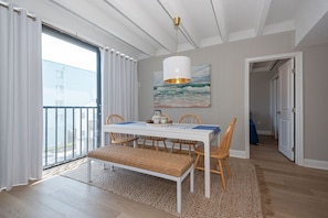 Dining room from entryway.