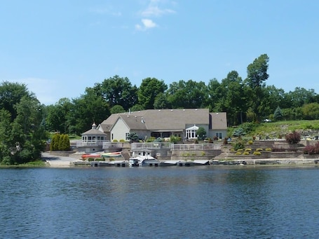 Luxury River front Cottage