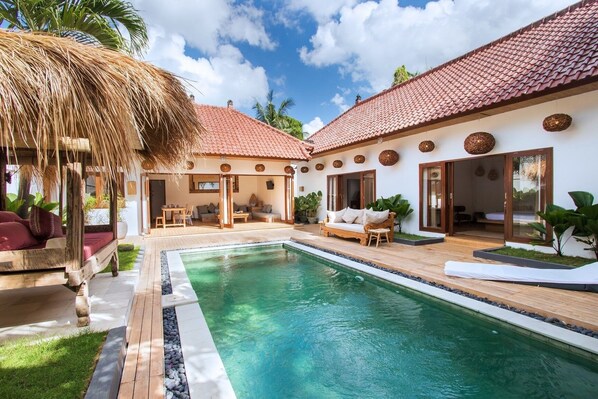 2br Villa 15mins Walk to Seminyak Beach