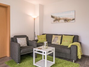 Wohnzimmer mit Sofa