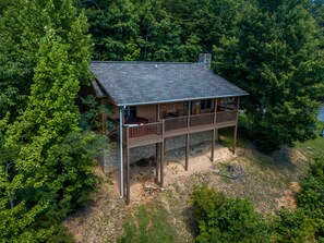 Wears Valley Cabin "Bearfootin" - Covered Back Deck