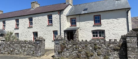 Welcome to Penlan Farmhouse