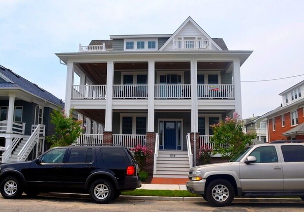 854 St. Charles Pl. 1st Floor