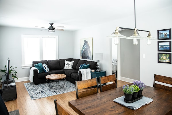 Welcome! Get comfy on the cozy sectional in this open, airy and bright space.
