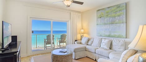 21-Emerald-Dunes-504-Living