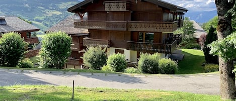 Chalet (le chemin devant est privé)