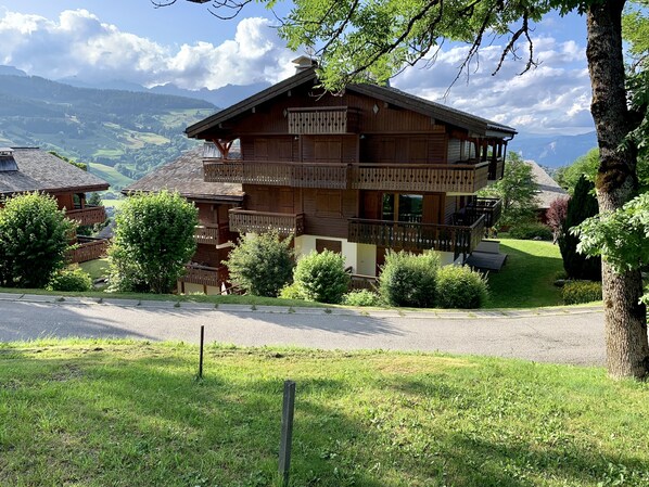 Chalet (le chemin devant est privé)