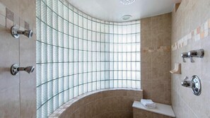 mcosp-bathroom-0030-hor-wide.jpg