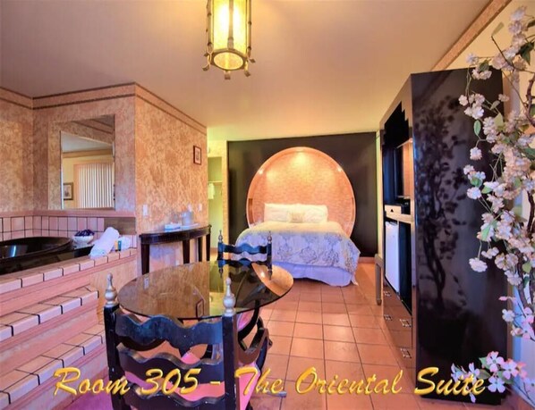 1 King Bed Jetted Tub Non-Smoking(Theme2 -Persian ,Roman, or Oriental Theme) image 1