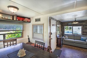 Dining Room | 4-Person Dining Table